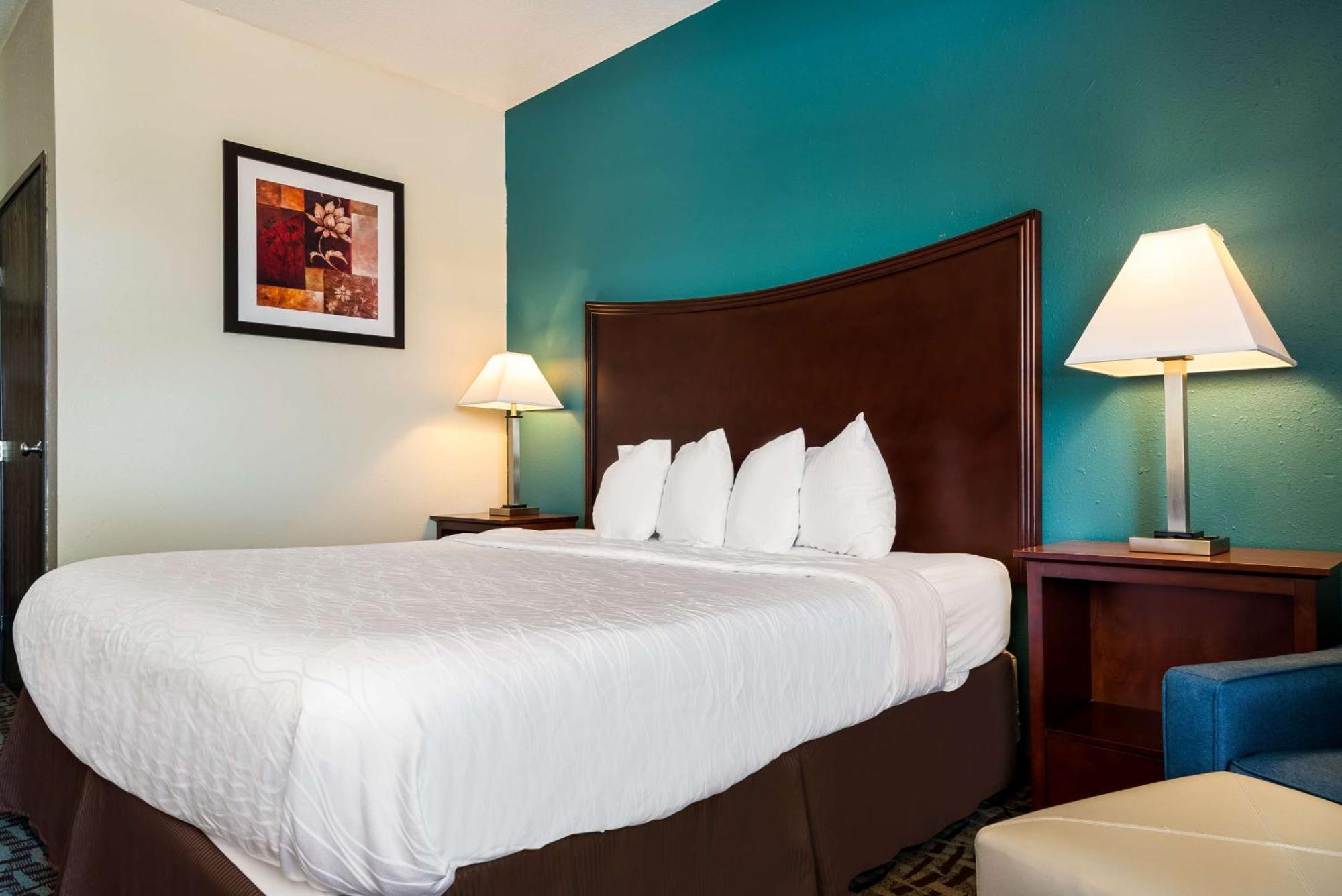 Surestay Plus Hotel By Best Western Topeka Esterno foto