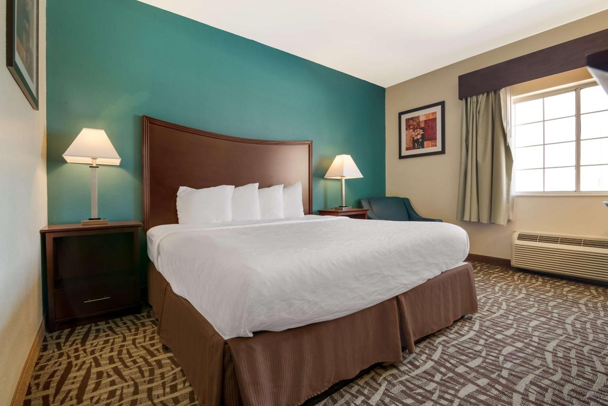 Surestay Plus Hotel By Best Western Topeka Esterno foto